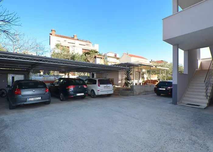 Copacabana Beach Apartments